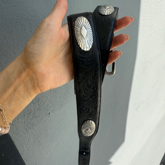 Vintage belt with silver conch - Picture 5 of 7